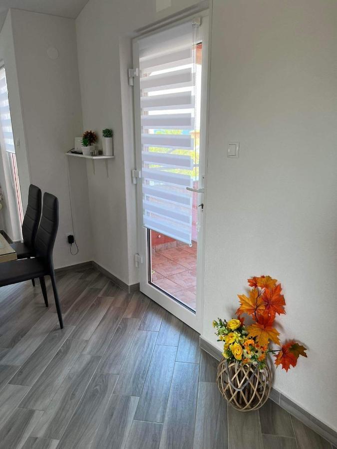 Apartment ˝Soleil˝ Vir Exterior photo